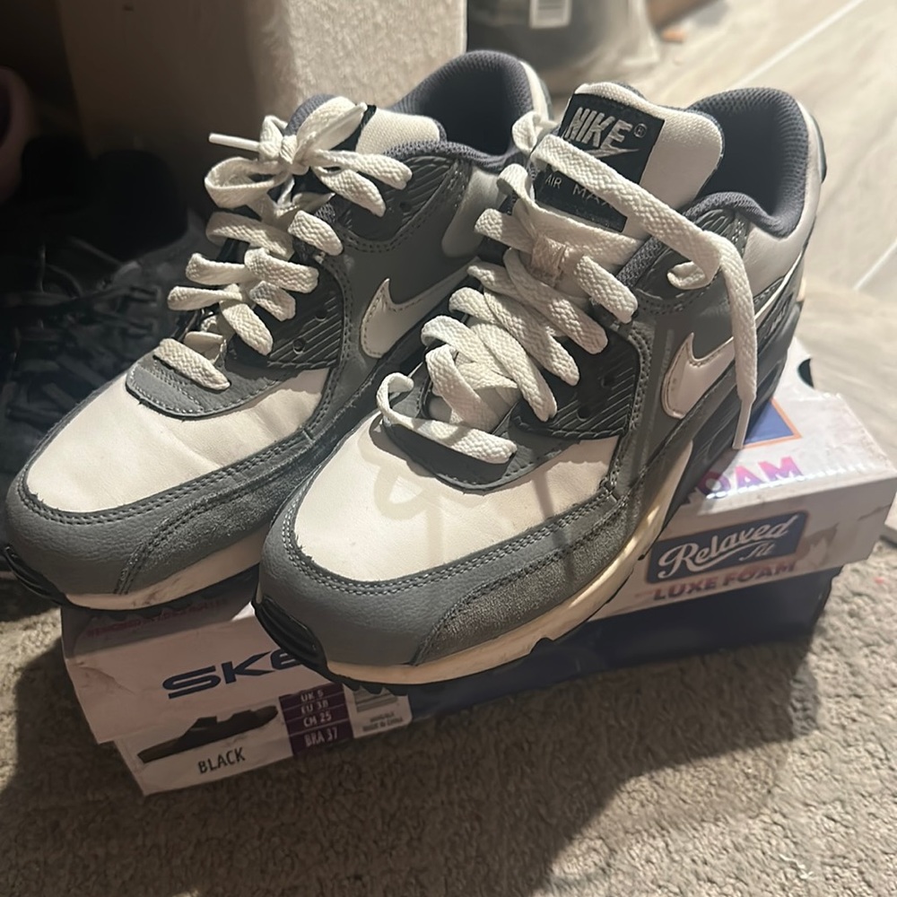 Nike air max Boys size 5.5 Y